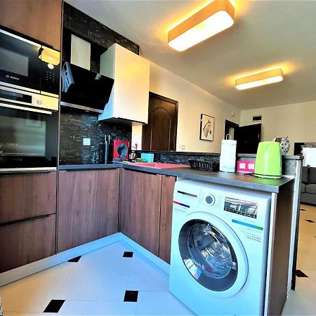 Botabara 312 Self Catering Beach Apartment Pomorie Extérieur photo