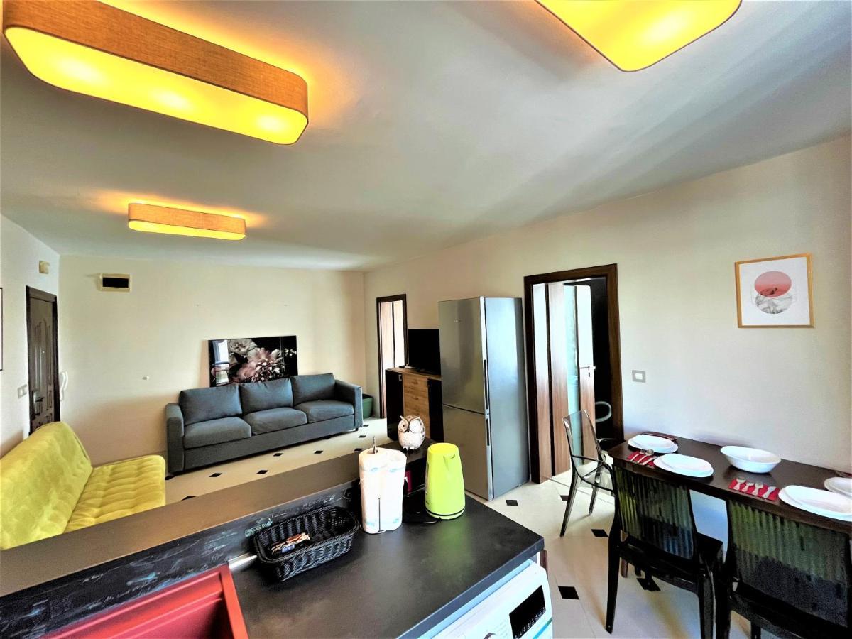 Botabara 312 Self Catering Beach Apartment Pomorie Extérieur photo