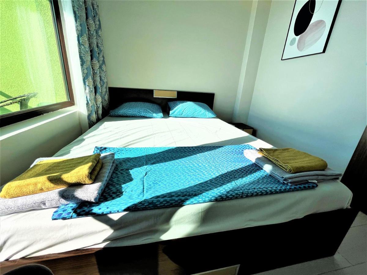 Botabara 312 Self Catering Beach Apartment Pomorie Extérieur photo