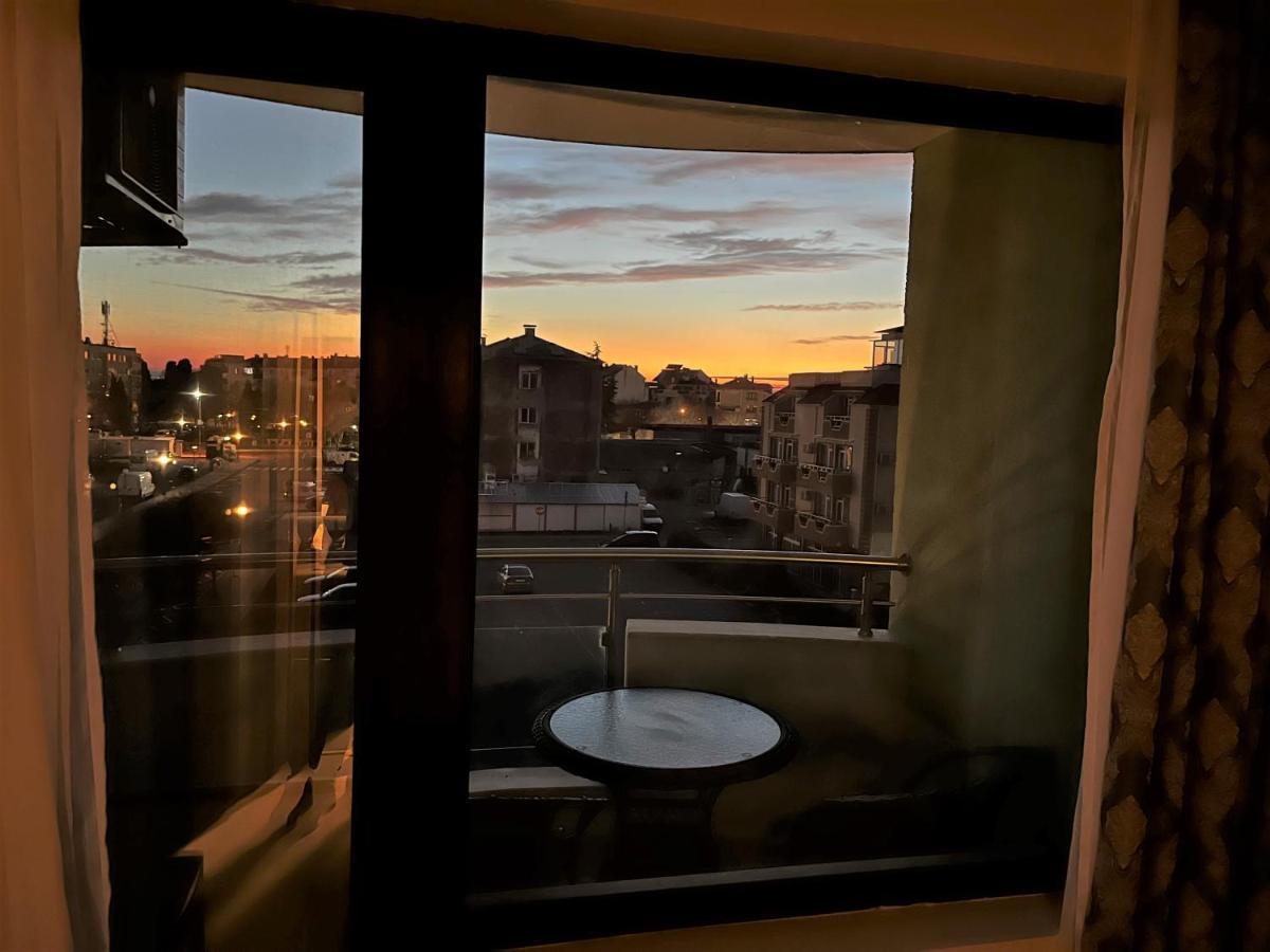 Botabara 312 Self Catering Beach Apartment Pomorie Extérieur photo